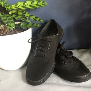 All black authentic vans